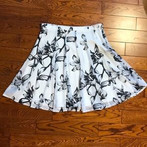Le Chateau white/black floral print skirt